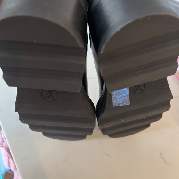 Authentic LV Boots - Picture 4 of 6